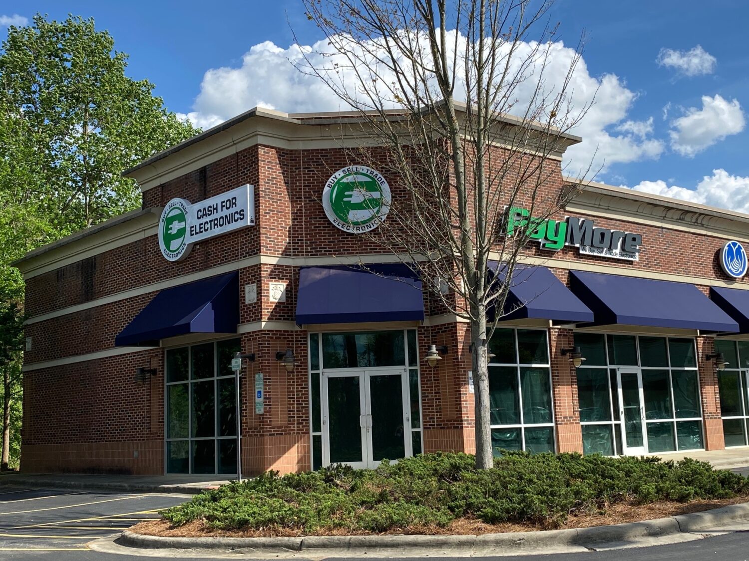 Gastonia’s PayMore seeks to buy, sell, trade old electronics