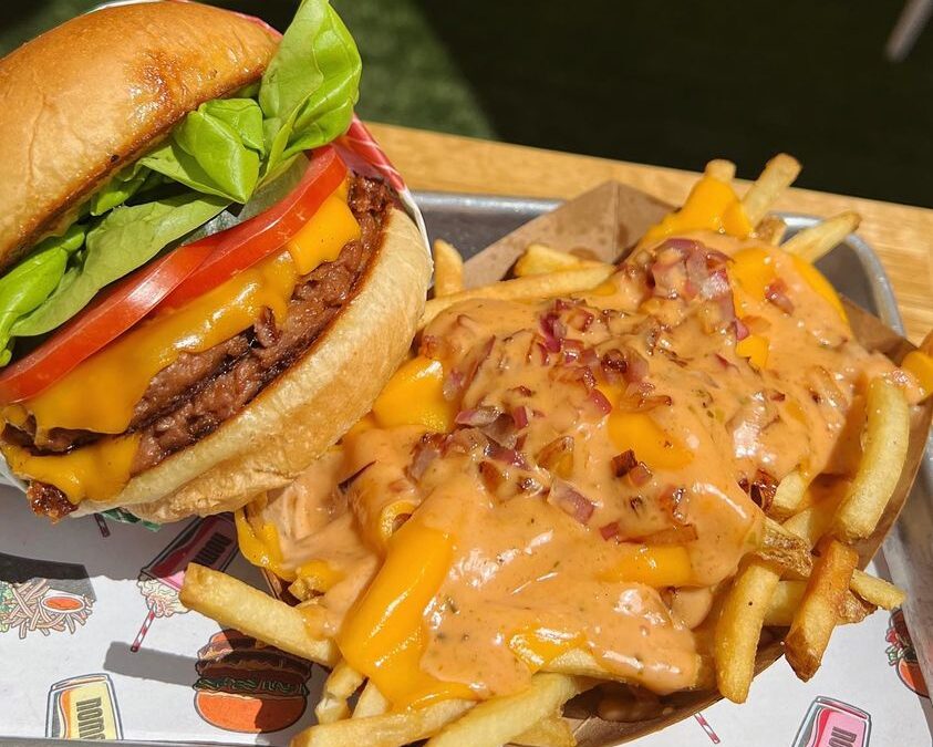 nomoo replaced iconic Johnny Rockets flagship in L.A now, its vegan burgers are going national