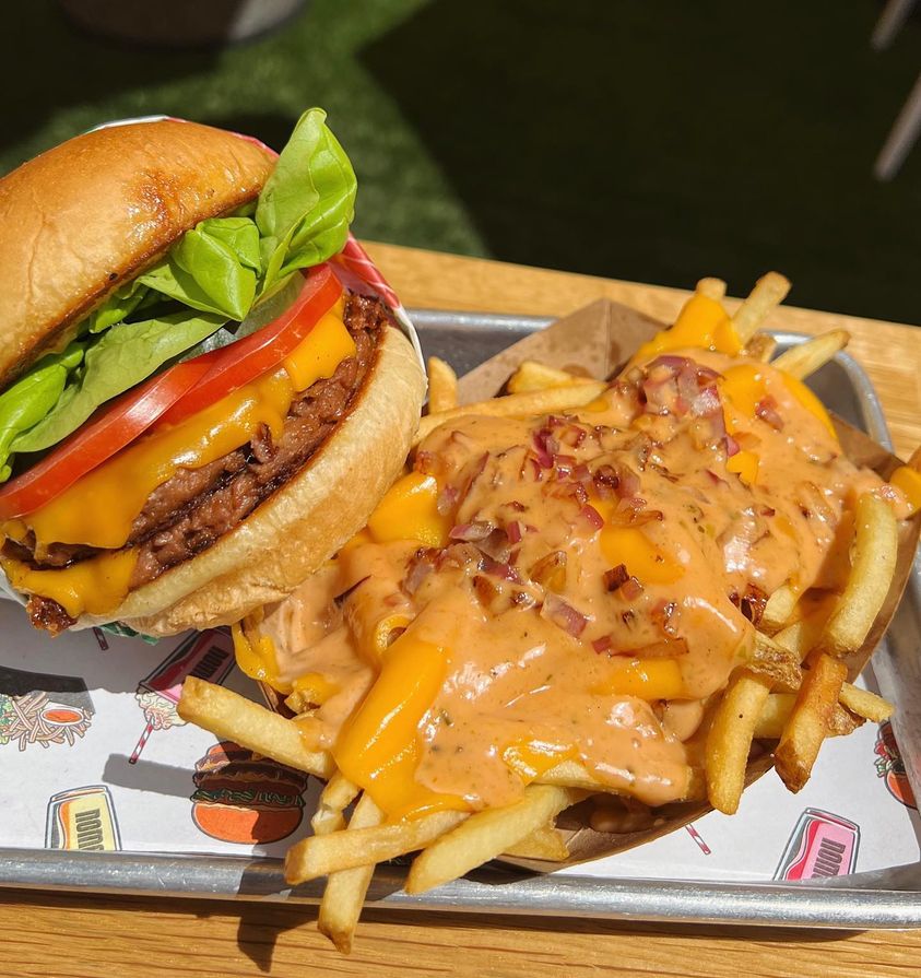 nomoo replaced iconic Johnny Rockets flagship in L.A now, its vegan burgers are going national