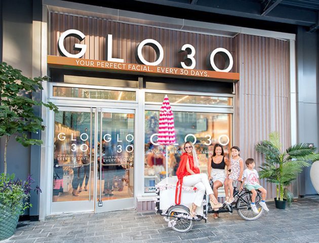 Glo30 Store Front With People