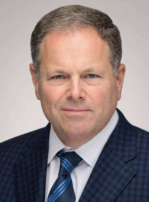 dan-rowe-ceo-franchise-development-leader-fransmart Head shot of Dan Rowe CEO of Fransmart